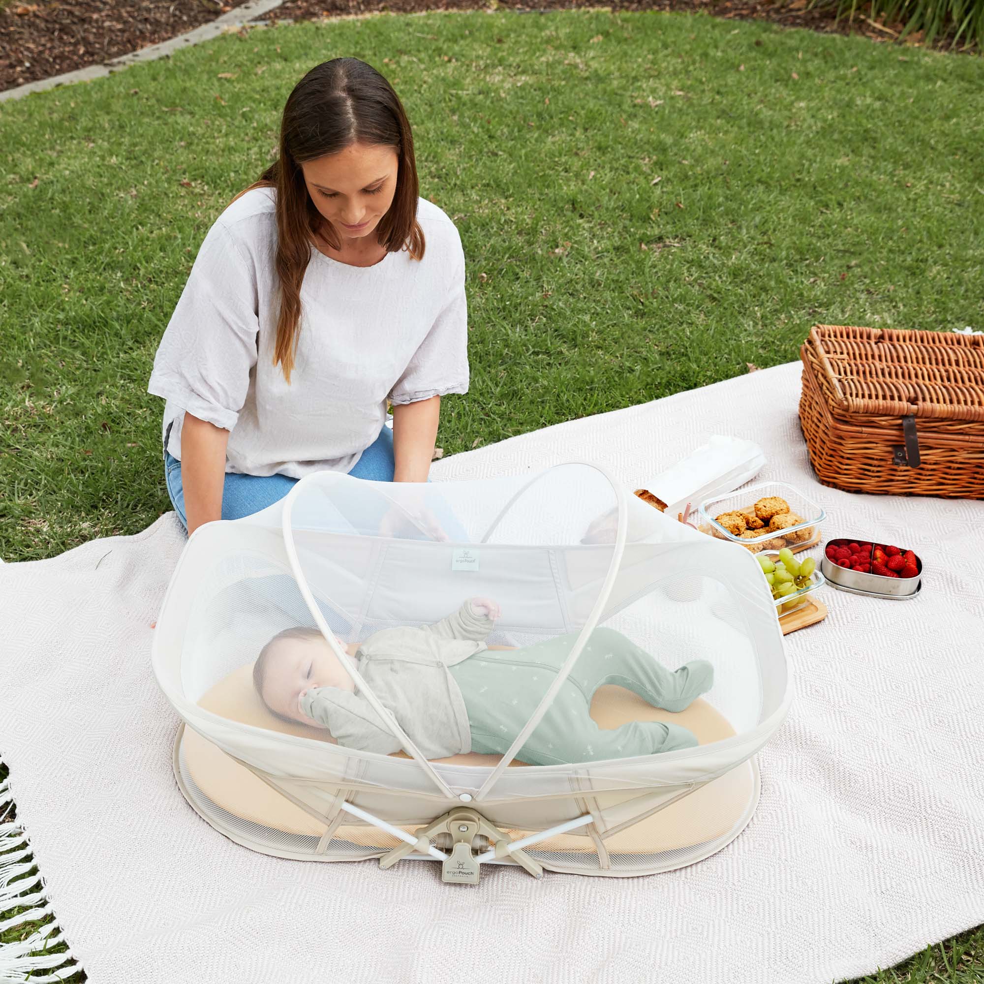 Collapsible bassinet on sale